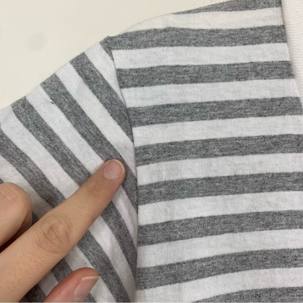 Disney White Gray Stripe Love Graphic T-Shirt Size Medium - Picture 8 of 9